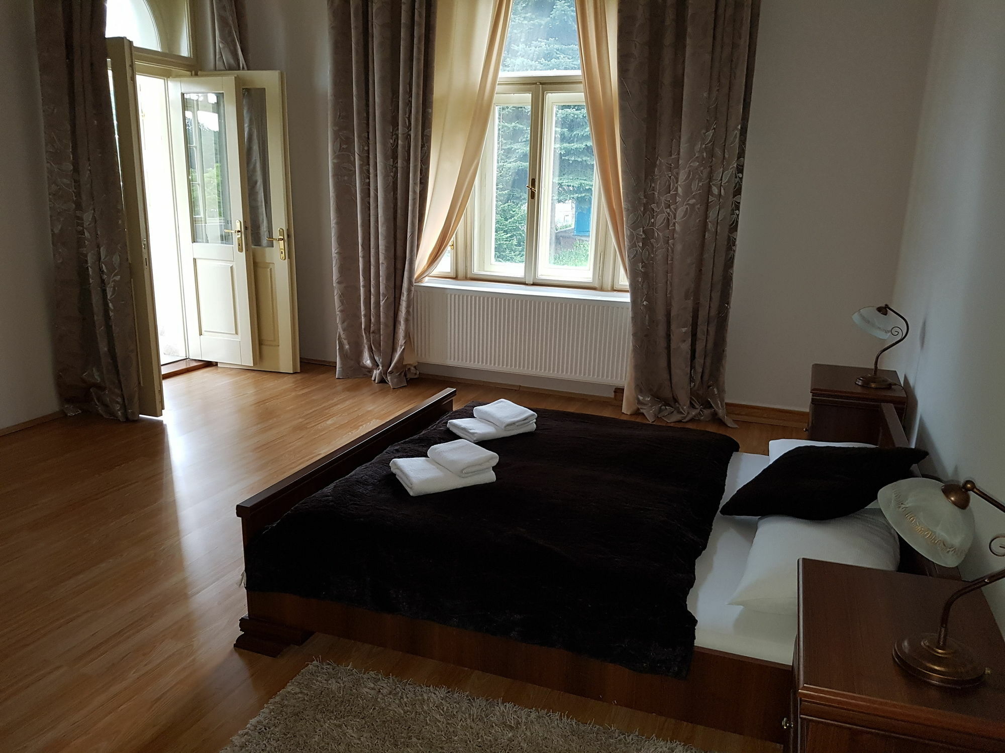Villa Sofia Apartments 카를로비바리 외부 사진